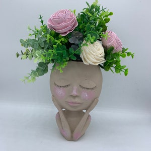 Handmade sola wood flowers in a gorgeous head style vase