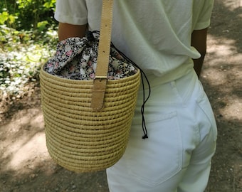 Woven straw bucket bag, natural raffia bag, straw summer bag, handmade chic handbag - Jane Birkin style basket