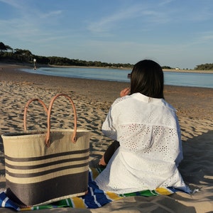 Very large family beach bag, straw beach basket, market tote basket, raffia basket bag image 6