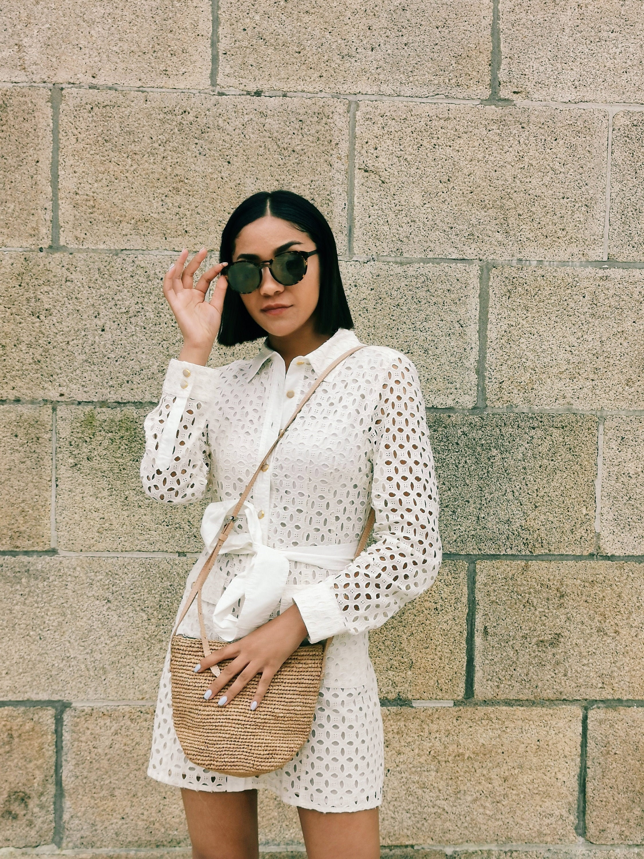 White straw hotsell crossbody bag