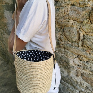 Woven straw bucket bag, natural raffia bag, straw summer bag, handmade chic handbag Jane Birkin style basket Raffia naturel pois