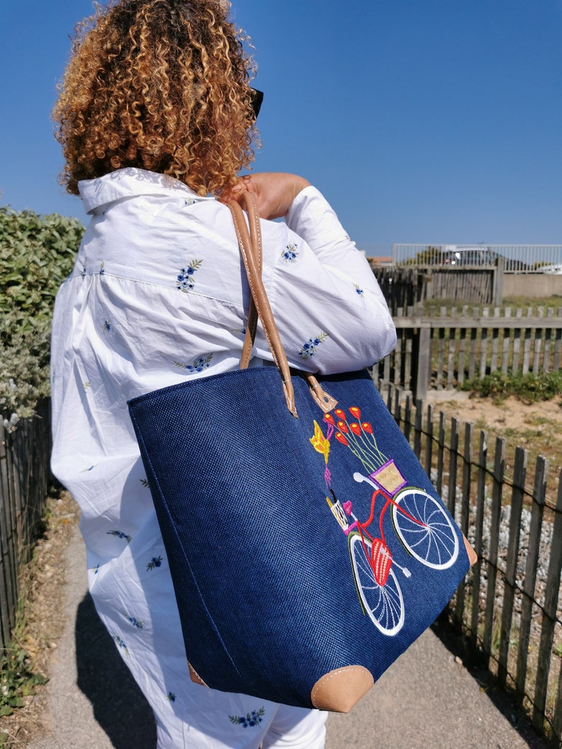 Large beach straw basket, embroidered straw tote bag, beachbag, raffia basket, woven market basket, race, shopping, beach image 1