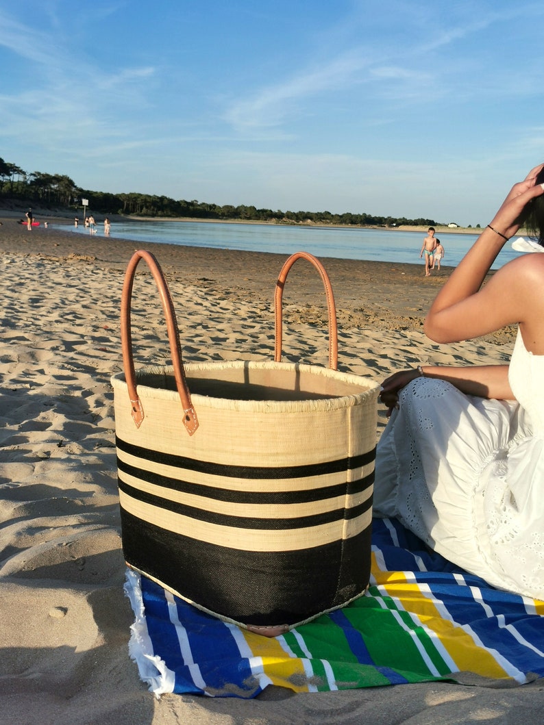 Very large family beach bag, straw beach basket, market tote basket, raffia basket bag image 2