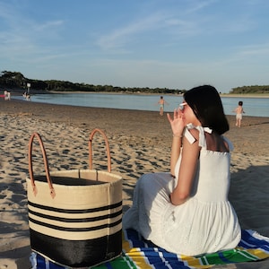 Very large family beach bag, straw beach basket, market tote basket, raffia basket bag image 3