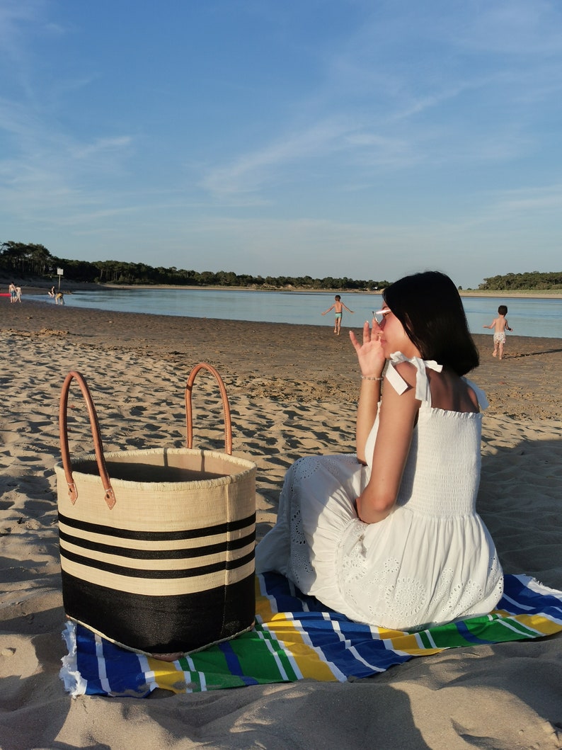 Very large family beach bag, straw beach basket, market tote basket, raffia basket bag image 3