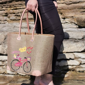 Large beach straw basket, embroidered straw tote bag, beachbag, raffia basket, woven market basket, race, shopping, beach image 4