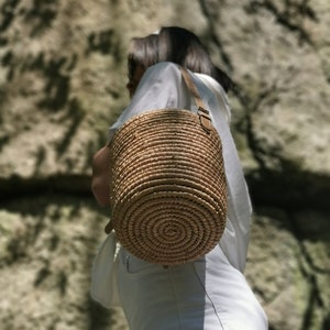 Woven straw bucket bag, natural raffia bag, straw summer bag, handmade chic handbag Jane Birkin style basket Raffia foncé liberty