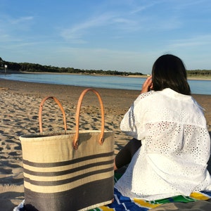 Very large family beach bag, straw beach basket, market tote basket, raffia basket bag image 10