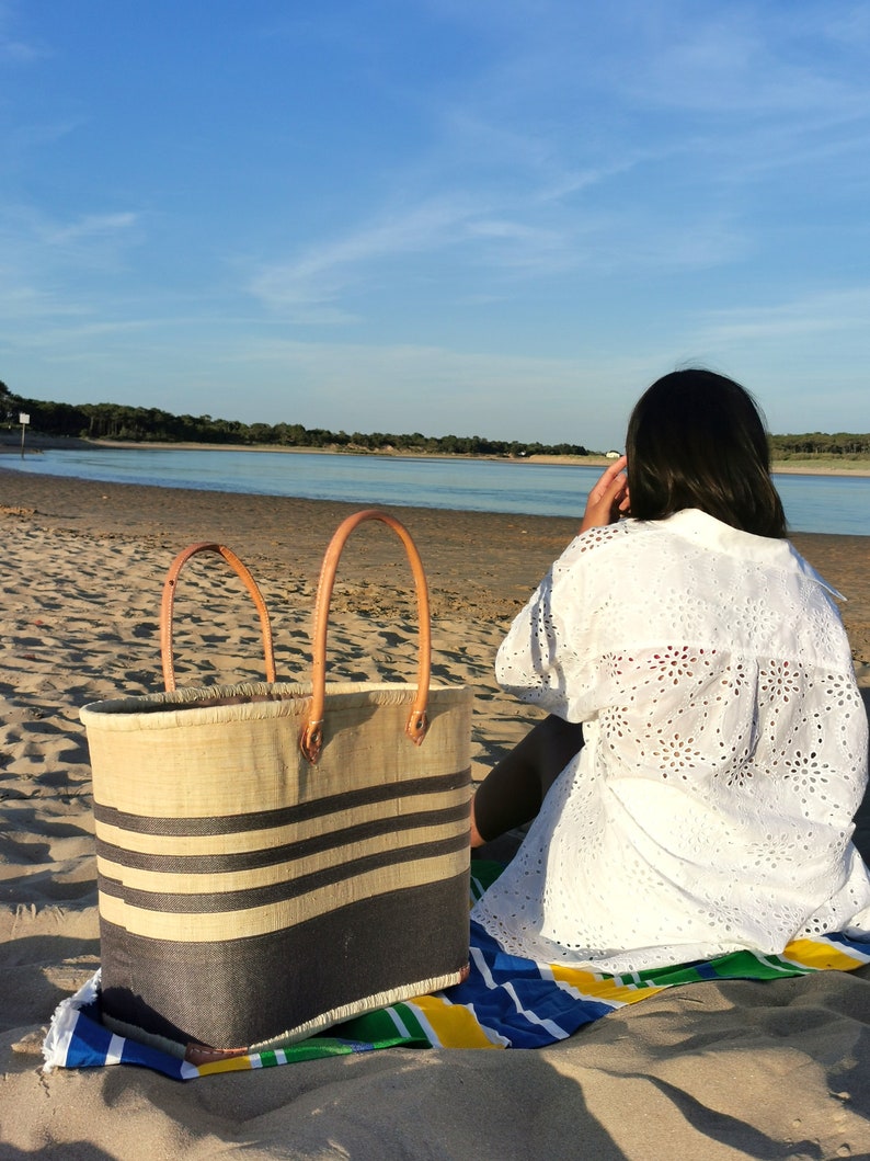 Very large family beach bag, straw beach basket, market tote basket, raffia basket bag image 10