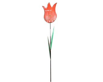 bouchon de jardin recyclé en forme de tulipe (rouge) - recycler - recycler - recycler - art - décoration - fleur -