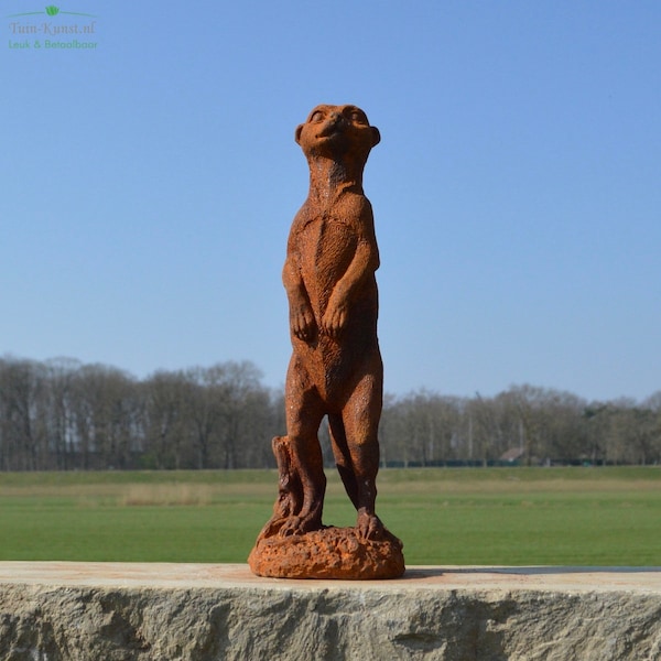 Statue de jardin en fonte représentant un suricate