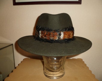 Vintage stiff felt hat