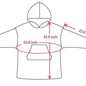 K&ouml;nnte beinhalten: Strichzeichnung eines Kapuzenpullovers mit Ma&szlig;en. Die Brust misst 134 cm, die Kapuzenh&ouml;he betr&auml;gt 86 cm und die &Auml;rmell&auml;nge 58 cm. Der Pullover hat eine gro&szlig;e Vordertasche.