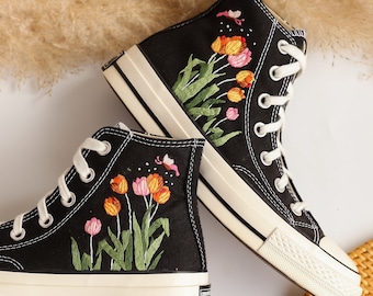 Zapatillas Converse de caña alta personalizadas con bordado de tulipanes, zapatillas deportivas personalizadas con bordado de tulipanes, regalos de aniversario para ella
