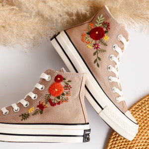 Embroidered Converse, Custom Converse High Tops Embroidered Bridal Flowers, Custom Shoes Embroidered Flowers, Wedding sneakers Wedding Gifts