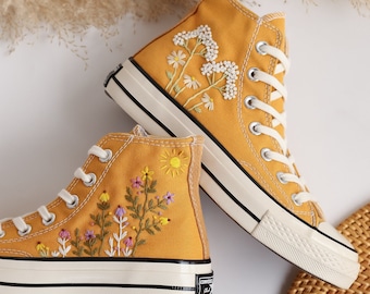 Op maat geborduurde Converse hoge toppen, paardebloemen en bloementuin geborduurde Converse Chuck Taylor jaren 1970, valentijnscadeau, huwelijkscadeaus