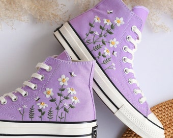 Benutzerdefinierte Chuck Taylor Daisy Flower gestickte Sneakers, Gänseblümchen Blume und Biene gestickt Swarovski Custom, Valentinstag Geschenk