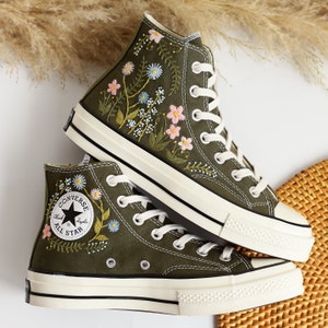 Custom Embroidered Converse High Tops, Garden Flowers Embroidered Shoes, Daisy Embroidered Wedding Sneakers, Personalized Bridal Sneaker