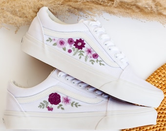 Broderade Vans, Lila Bröllopsblommor Broderade Skor, Brudblommor Broderade Vans Skor, Personliga Brudskor, Bröllopspresent