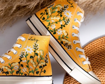 Converse bordadas, zapatillas con margaritas bordadas, Converse con margaritas bordadas, zapatos con flores blancas bordadas, regalo personalizado para ella