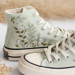 Custom Embroidered Wedding Converse High Tops, Bridal Flowers Embroidered Shoes, Wedding Flowers Embroidered Sneakers, Gifts for Girlfriend