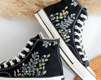 Haftowane buty Converse z wysokim cholewką, haftowane kwiaty Converse, niestandardowe buty z haftowanymi kwiatami, haftowane kwiaty ogrodowe Converse Chuck Taylor