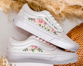 Vans bordadas personalizadas, Vans de boda con flores bordadas, zapatos de novia con bordado floral, zapatillas de novia con flores bordadas, regalo de boda