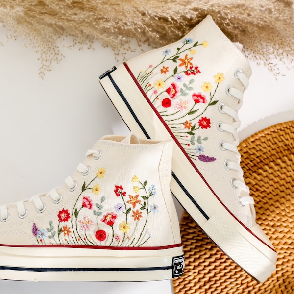 Zapatillas Converse Taylor personalizadas con flores de jardín bordadas, años 70, Converse con flores bordadas, zapatillas con flores silvestres bordadas, regalo de San Valentín