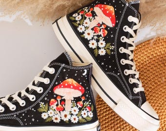 Custom Embroidered Converse Shoes, White Daisies & Mushroom Embroidery Converse Custom, Mushrooms Embroidered Sneaker, Handmade Gift for Her