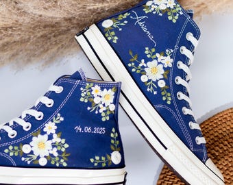 Custom Embroidered Converse High Tops,  Custom Converse Embroidered Daisy Flower, Wedding Sneakers Embroidery White Flowers, Wedding Gift