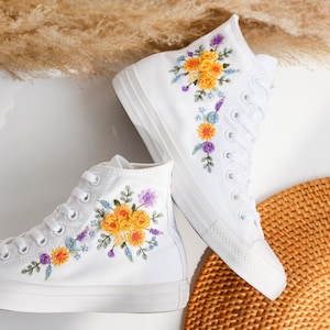 Converse bordados personalizados, zapatillas de boda con girasoles bordados para novia, zapatos de boda con flores bordadas para novia, Converse bordados