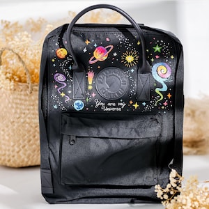 Universum und Sterne bestickter Fjällräven Kanken, Astronaut, Galaxie bestickter Rucksack, Weltraumstickerei Kanken, Galaxie Geschenk für Mädchen