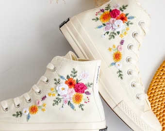 Zapatillas Converse personalizadas para boda, zapatos de novia bordados con flores arcoíris, zapatillas bordadas con girasoles, margaritas y dalias, regalo de boda rústico