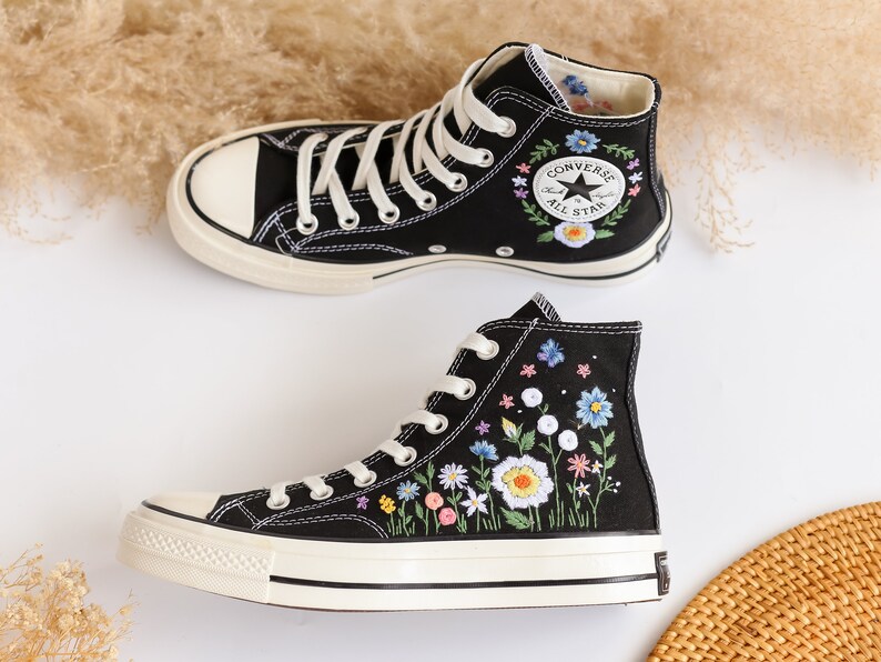 Embroidered Converse, Custom Converse Embroidered White Daisies and ...