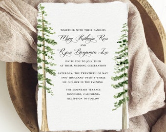 Può includere: Invito di nozze con un'illustrazione ad acquerello di pini su uno sfondo crema. L'invito recita "Insieme alle loro famiglie Mary Kathryn Ross e Ryan Benjamin Lee vi invitano a unirvi a loro per la loro celebrazione di nozze Sabato, venti maggio duemilaventitré sei del pomeriggio The Mountain Terrace Woodside, California Ricevimento a seguire"