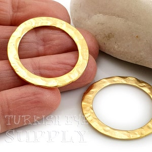 Hammered Gold Circle Connector, Ring Charms, Hammered Circle Pendant, Flat Loop Connector, Hoop Pendant, Loop Charm, Jewelry Components, 2pc
