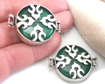 グリーンアベンチュリントライアングルベゼルコネクタ：シルバー仕上げ