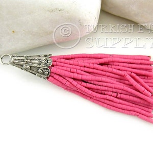 Pompon rose, Perles de rocaille roses, Breloque pampille afghane, Pendentif pampille en argent, Pampille en perles Heishi, Boucle d&#39;oreille pompons