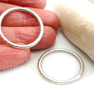 Silver Circle Ring Charms, Textured Hoop Pendant, Silver Loop Connector, Silver Loop Charms, Silver Plated Jewelry Components, 4pc