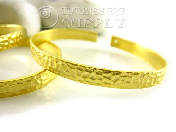 Hammered Gold Cuff - Women's Gold Bracelets + Jewelry | ROOLEE