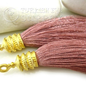 Grand pendentif à pampille rose, pampille en fil de soie fait main, capuchon plaqué or 22 carats, pendentifs à pampille, boucles d&#39;oreilles à pampille, bijoux à pampille, 1 pièce
