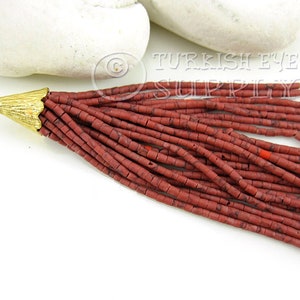 Pompons roses foncés, Pompons perlés afghans, Casquette plaquée or 22 carats, Pompons perlés tibétains, Pompons perles Heishi, Boucle d&#39;oreille Pendentif
