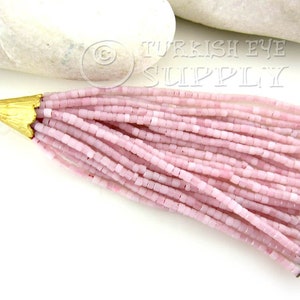 Pompons afghans roses avec perles et capuchon plaqué or 22 carats, Pompons en perles de rocaille, breloques pompons afghans, pendentif Heishi en perles d&#39;or, 1 pièce