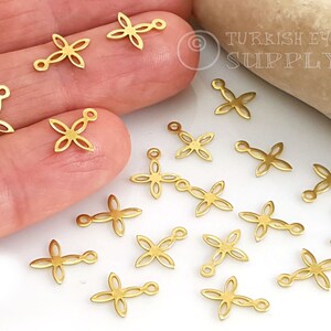 Dijes de estrella de latón crudo, pequeños dijes de estrella, dijes de gota de latón, 50 piezas