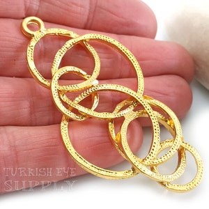 Large Gold Hoops Pendant, Interlocking Circles Charm, Rustic Gold Loop Pendant, Gold Ring Pendant, Large Circle Pendant, 1pc