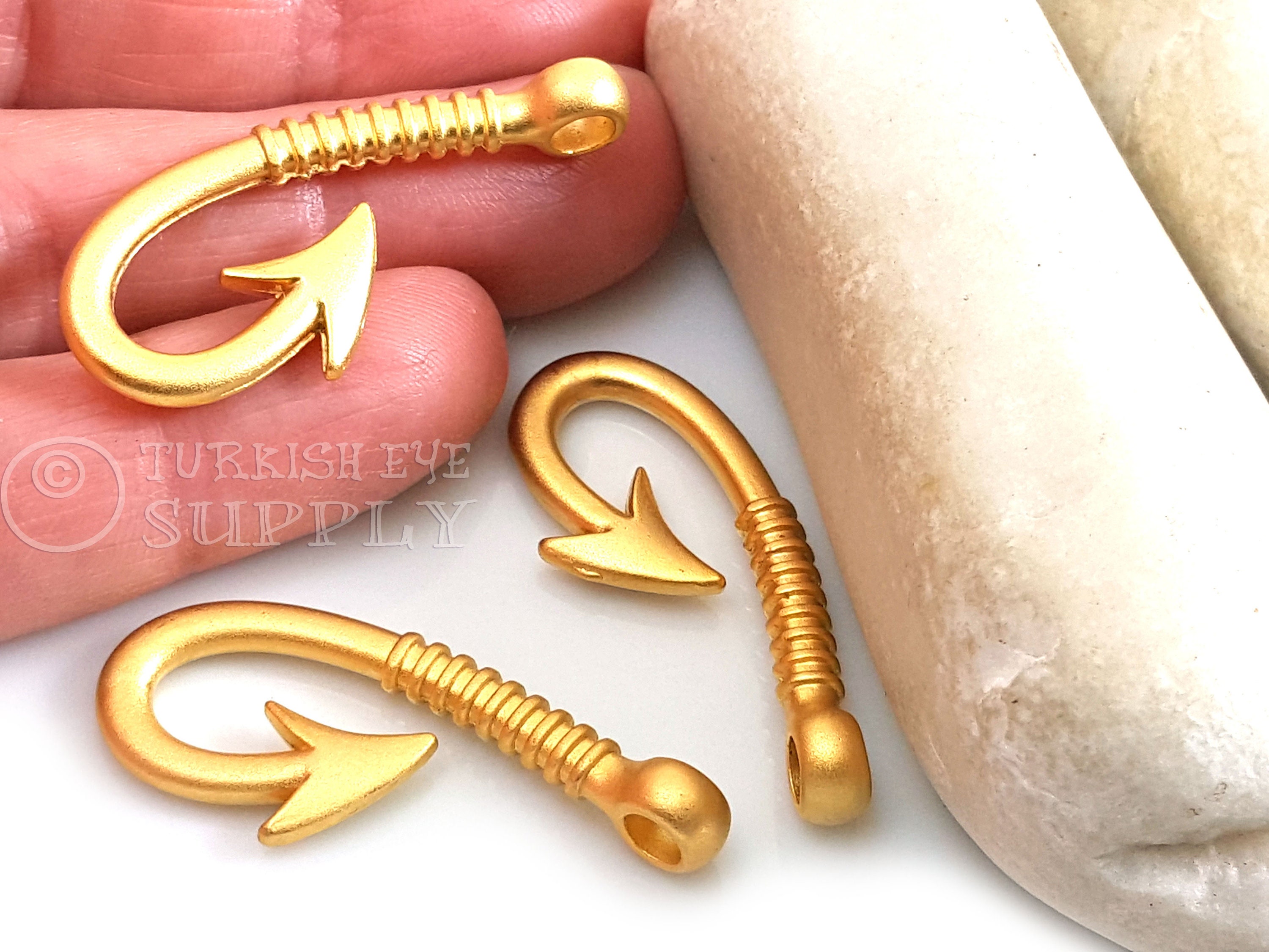 Gold Hook Clasps, Fish Hook Charms, Bracelet Clasp Findings, Nautical  Pendant, 2pc -  Ireland