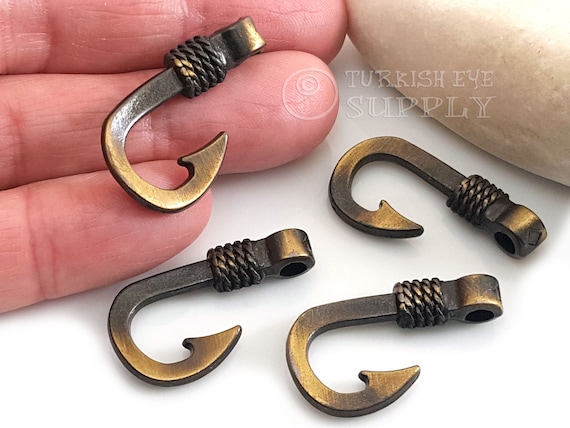black fish hooks Amazon.com : FishTrip 25pcs Circle Hooks Saltwater, in-Line 5X Strong Fishing  Hooks for Saltwater & Freshwater, Live Bait Non-Offset Wide Gap Fish Hook  for Catfish, Striped, Bass, Salmon, Mackerel, Tuna 1/0 :