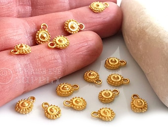 Mini ciondoli d'oro tribali rotondi, ciondoli moneta d'oro, placcato oro 22k, ciondoli a goccia, piccoli ciondoli moneta, gioielli tibetani, ciondoli Bali, 20 pc