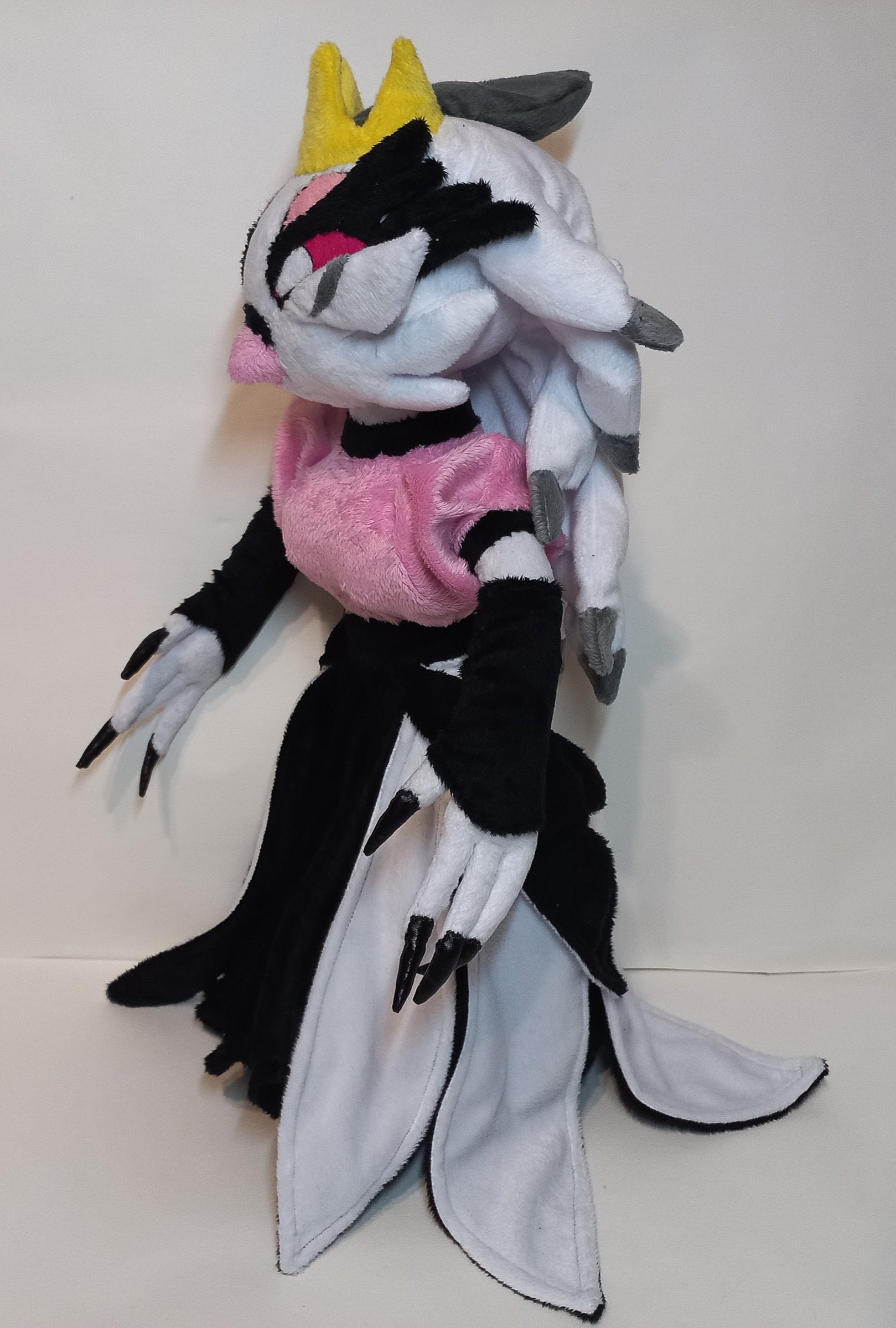 ヘルヴァ・ボスのステラ 17.7インチ (45 cm) プレミアムぬいぐるみ