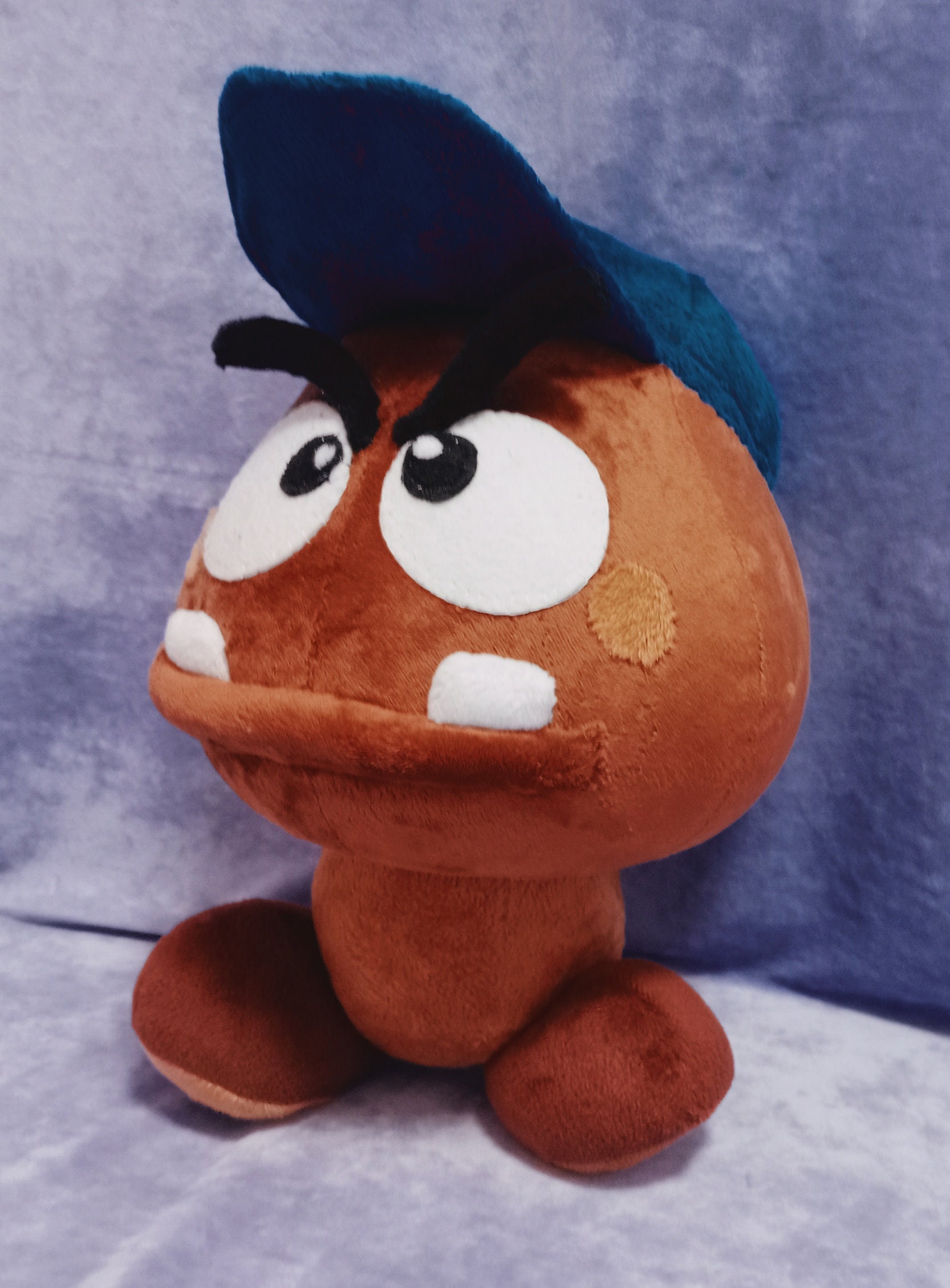 マリオのクリボー 13,8インチ (35 cm) キノコぬいぐるみ